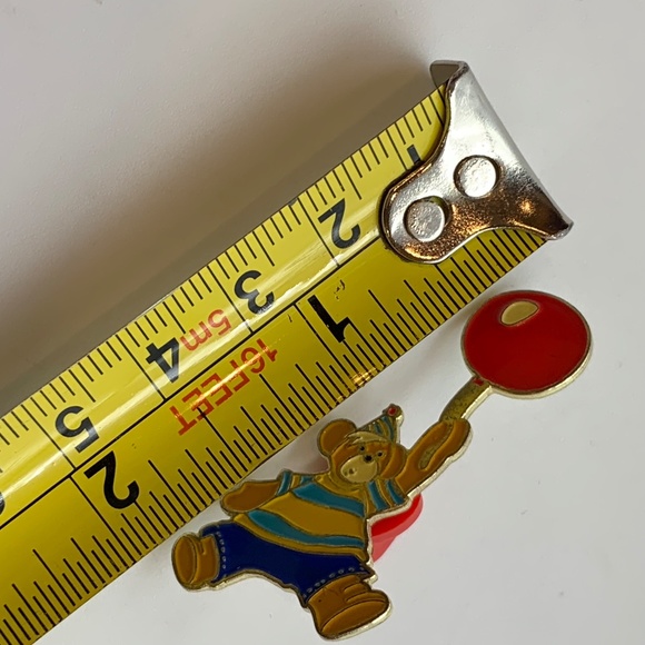 Build-A-Bear Celebration Bear with Balloon Lapel Pin w/ Heart Back - Picture 8 of 8